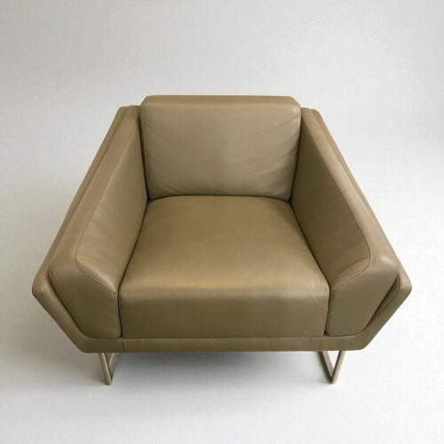 HBF Lounge Chair – Dark Neutral Leather – Executive Accent Seating