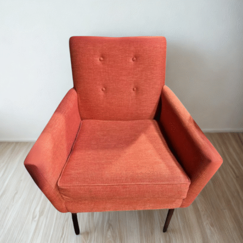 Red Lounge Chair – Vibrant Upholstery – Accent Seating