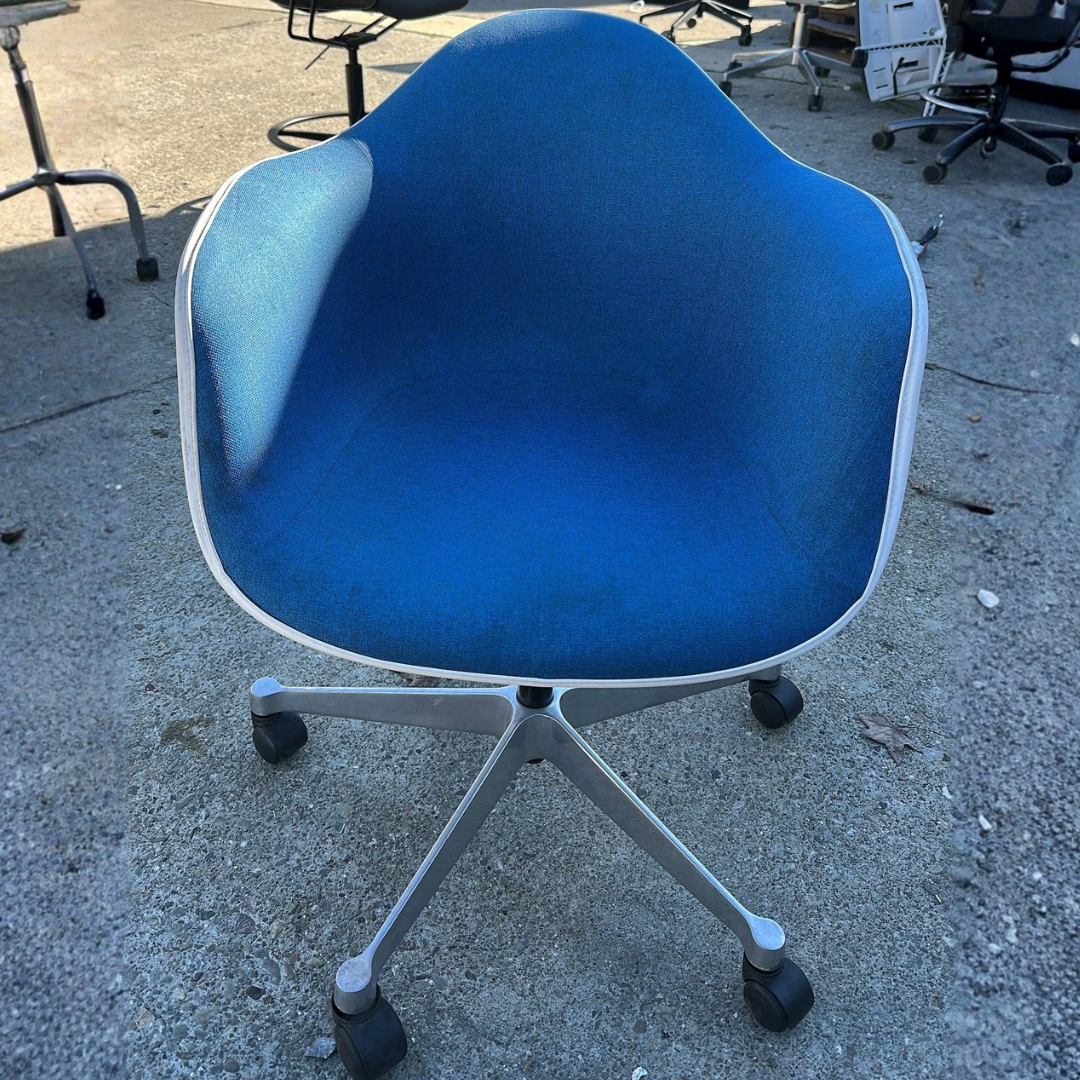 Molded Bucket-Style Seat Task Chair - Image 2
